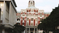 この建物は、言うまでもなく旧台湾総督府。